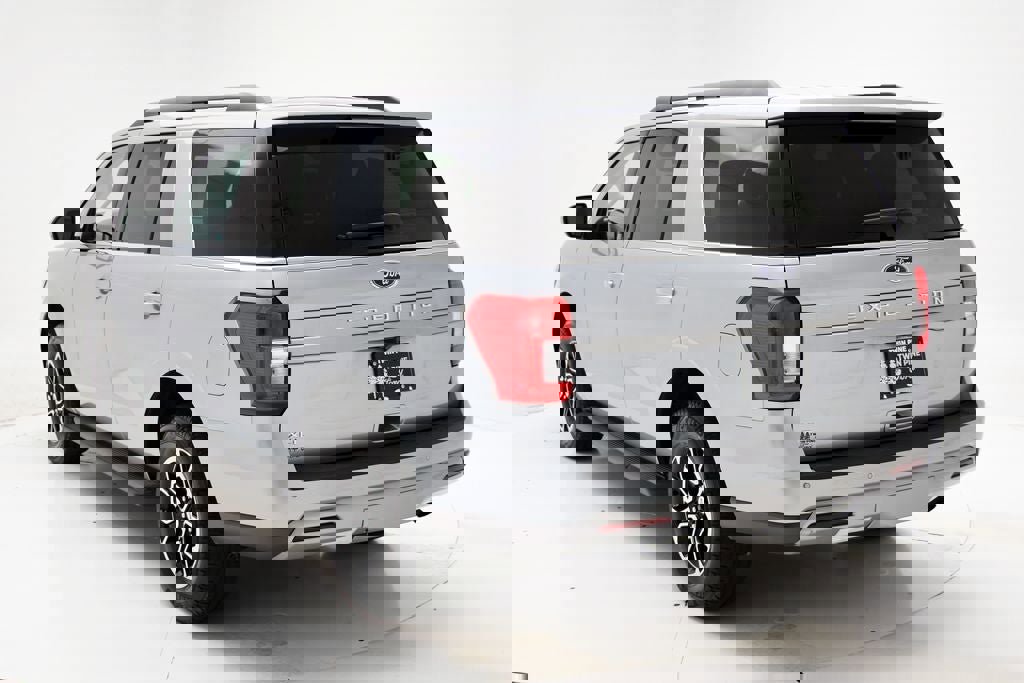 Used 2024 Ford Expedition XLT image 6