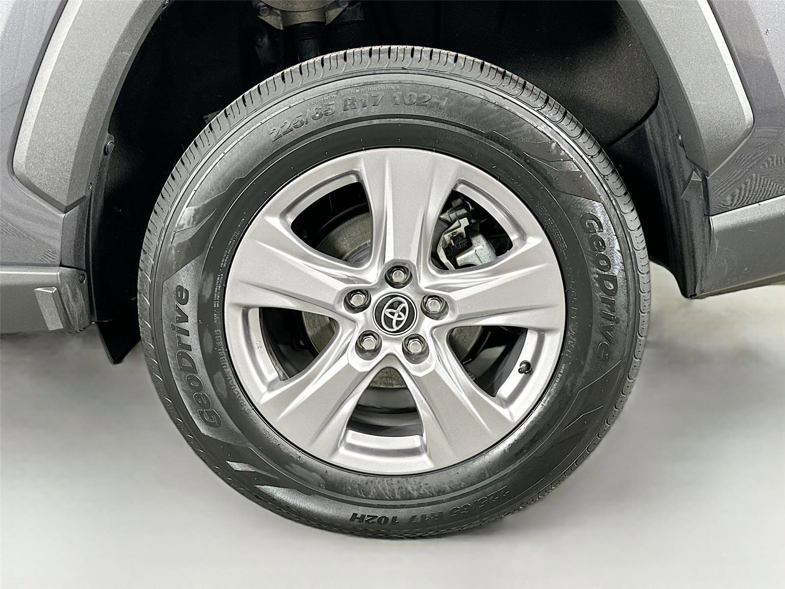 Certified 2025 Toyota RAV4 XLE AWD/4WD image 28