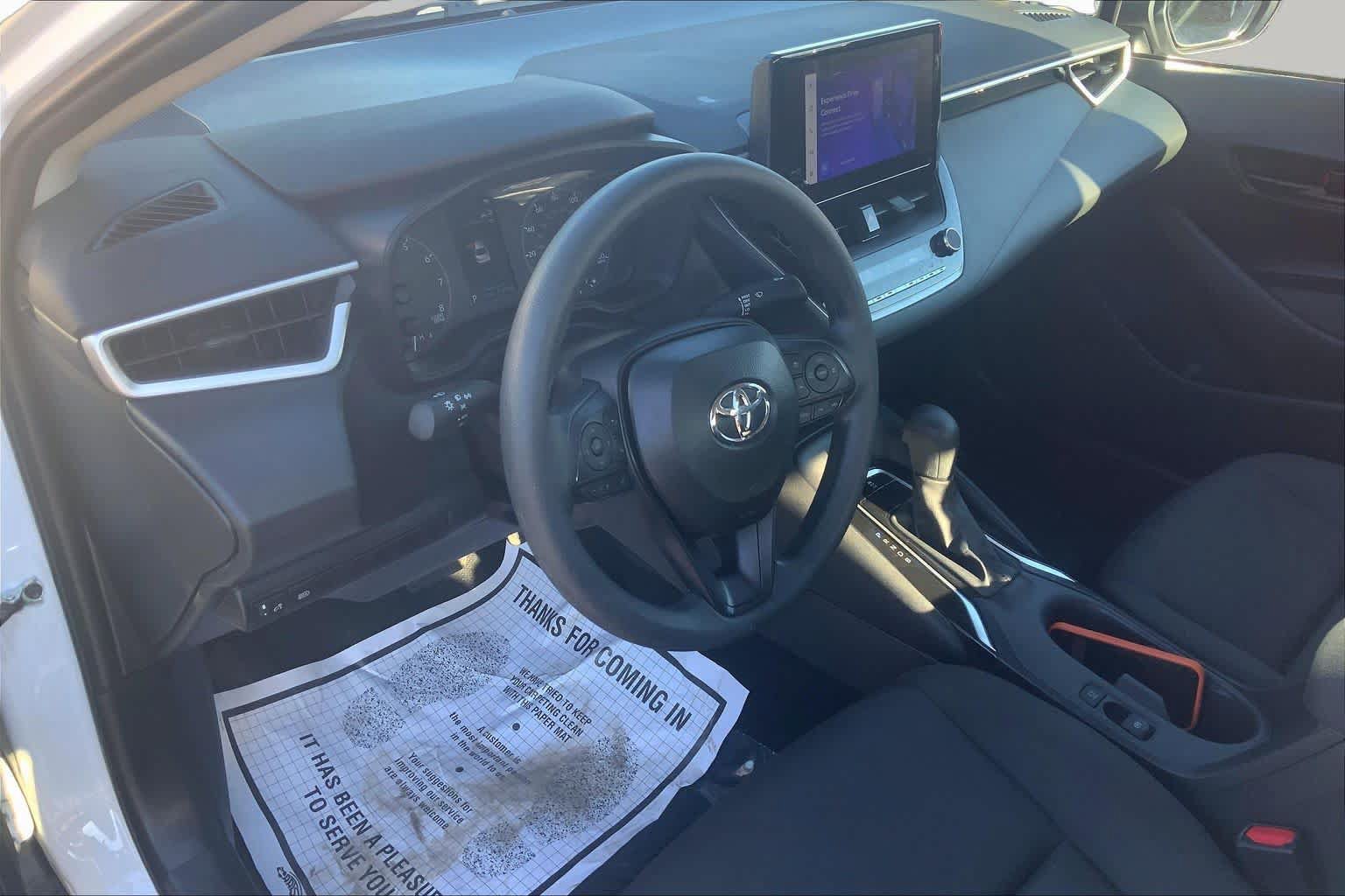 Used 2025 Toyota Corolla LE FWD image 18