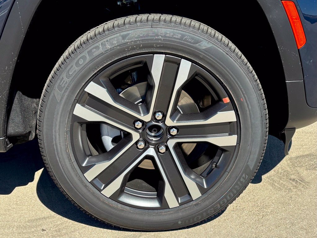 New 2027 Jeep Grand Cherokee Limited AWD/4WD image 28
