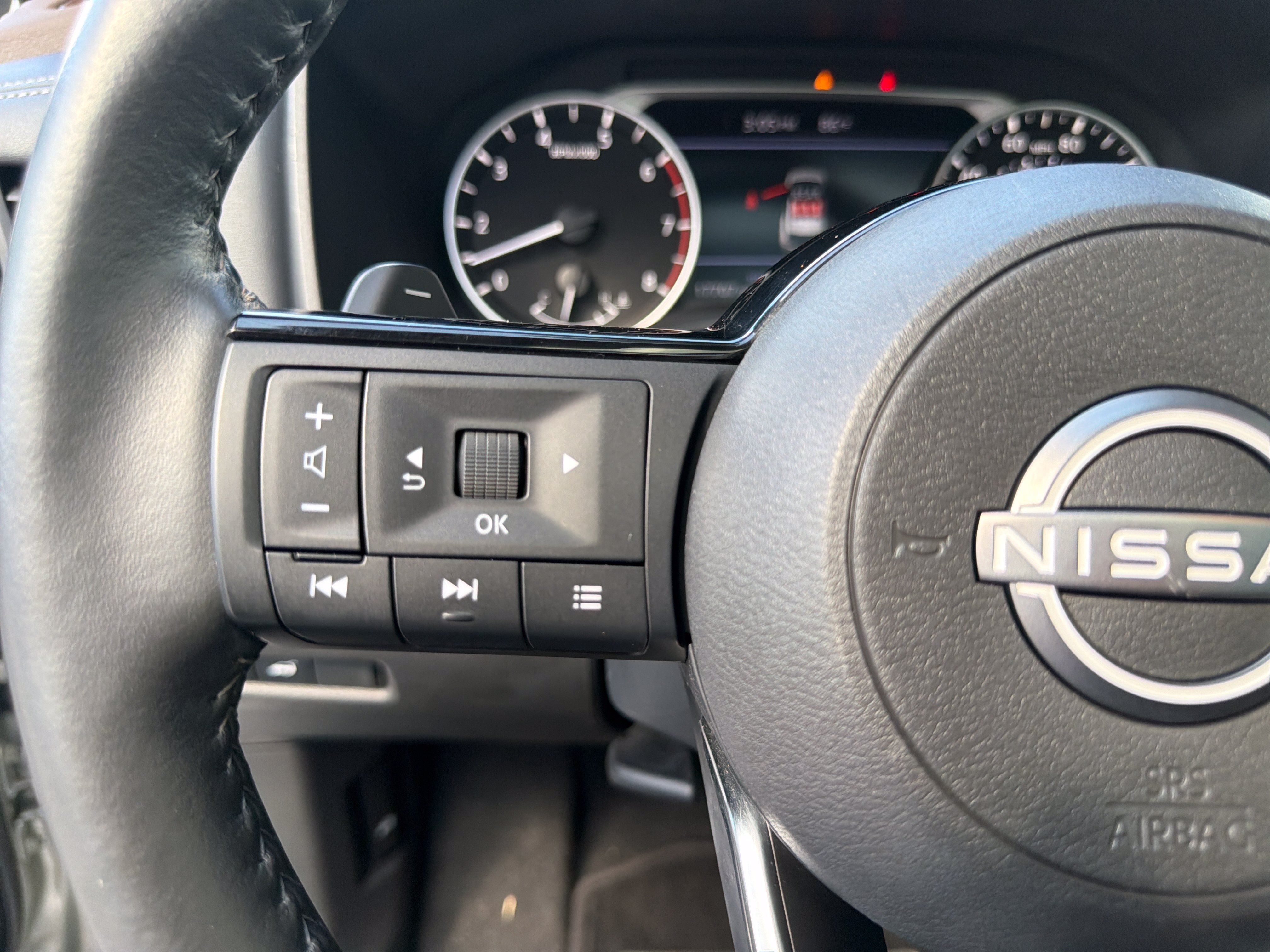 Used 2023 Nissan Rogue SV w/ SV Premium B Package FWD image 23