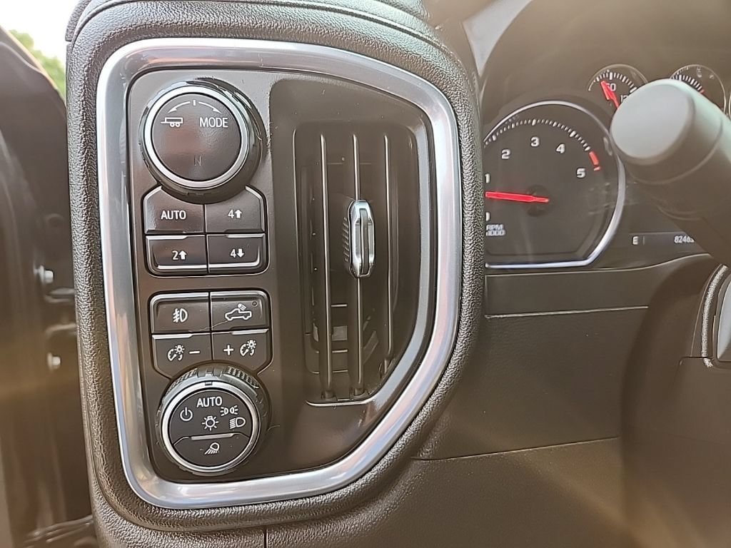 Certified 2020 Chevrolet Silverado 2500 LTZ w/ LTZ Plus Package AWD/4WD image 14