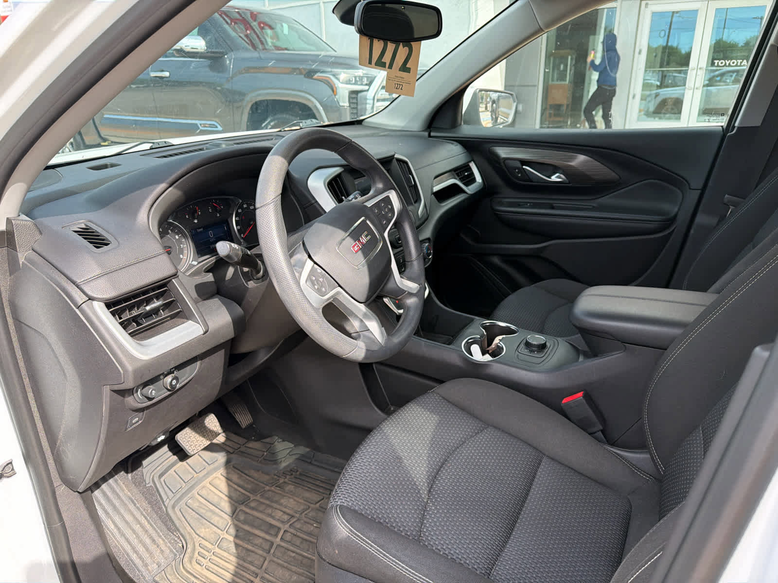 Used 2024 GMC Terrain SLE FWD image 23