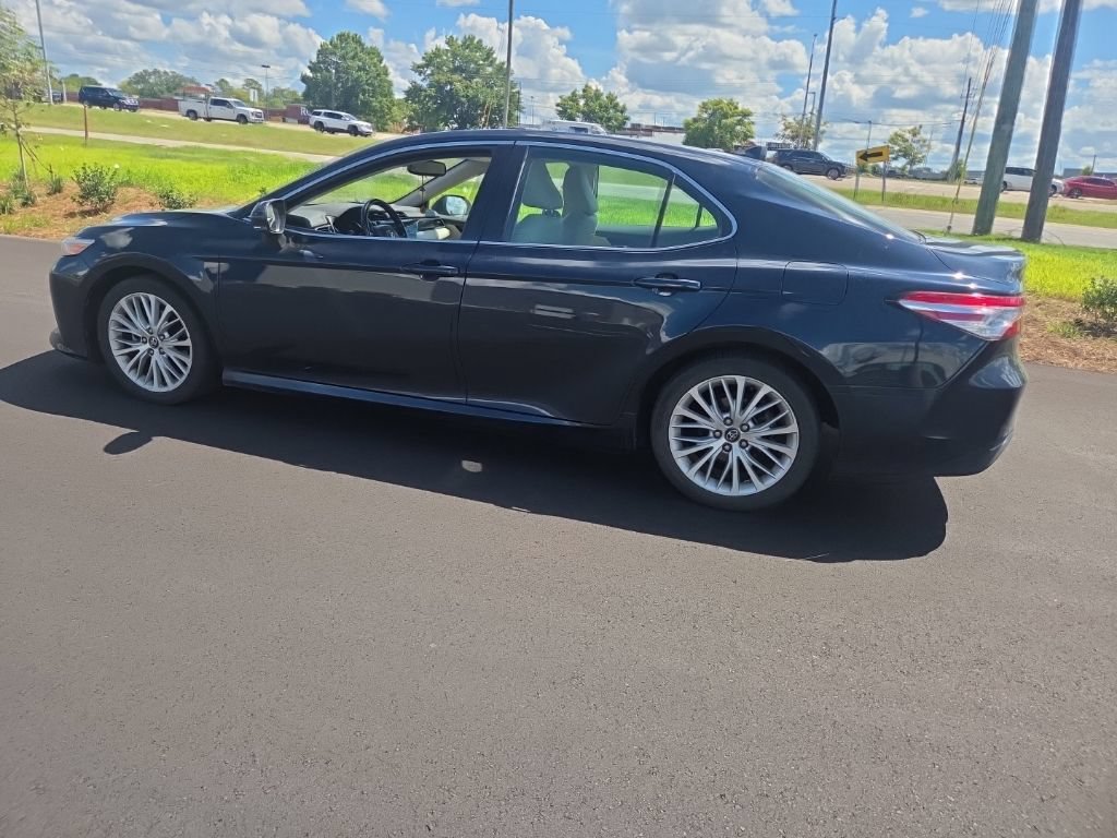 Used 2020 Toyota Camry XLE FWD image 8