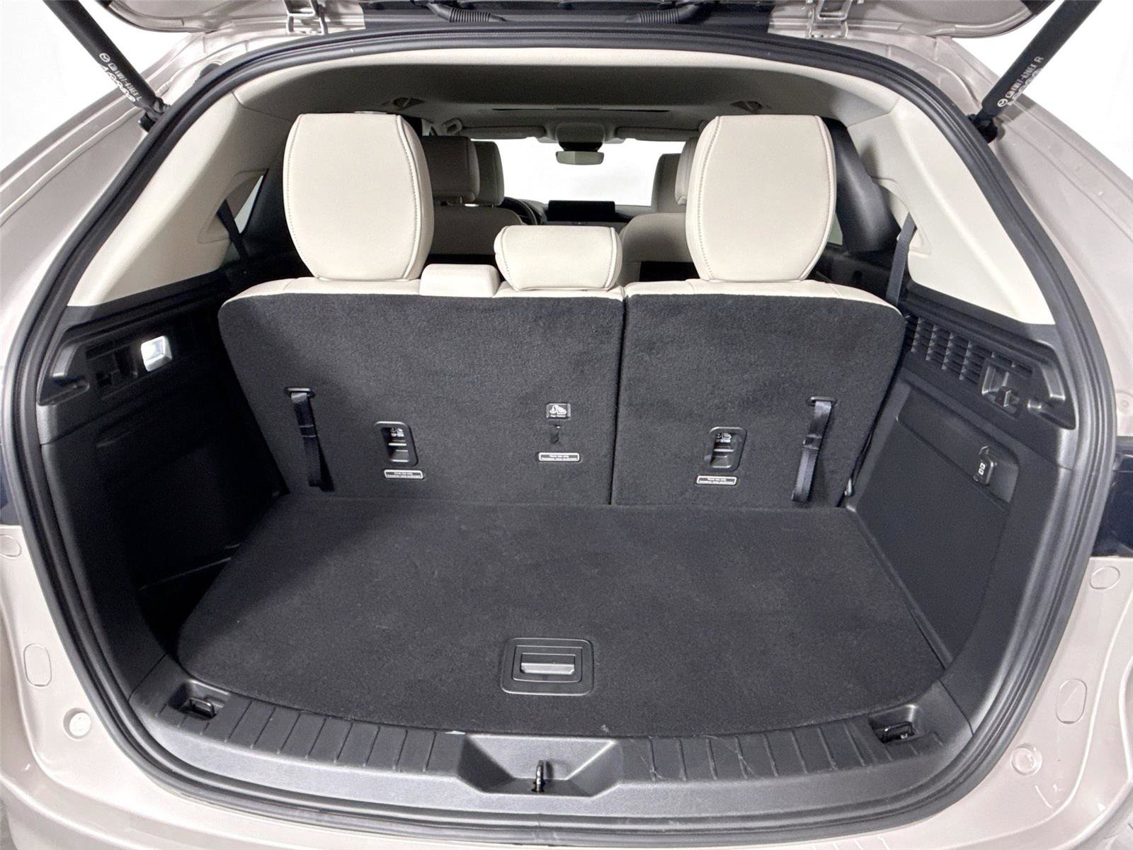 Used 2025 MAZDA CX-90 Plug-In Hybrid w/ Preferred AWD/4WD image 39