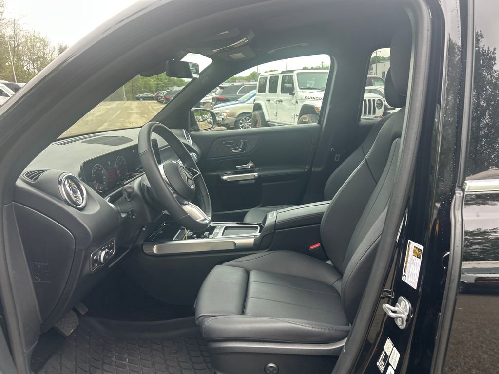 Used 2026 Mercedes-Benz GLB 250 4MATIC image 9