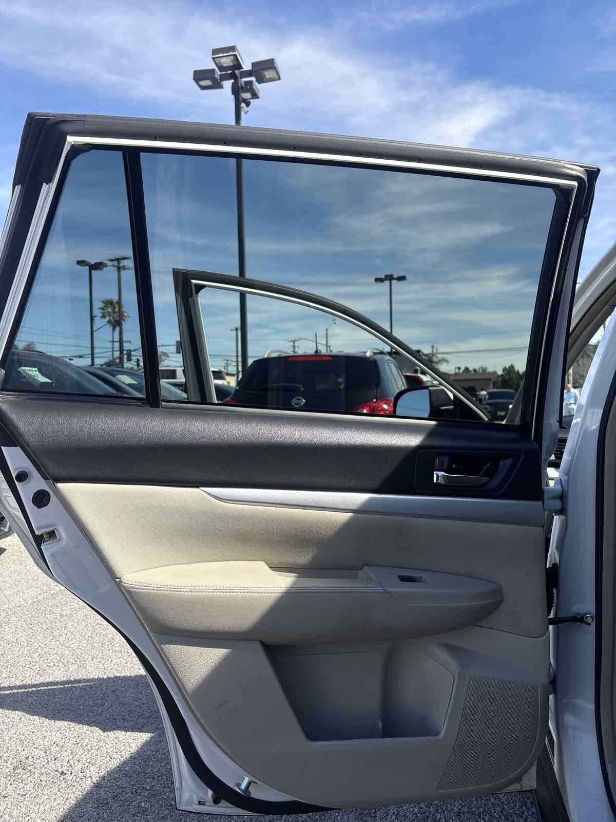 Used 2012 Subaru Outback 2.5i Premium w/ All-Weather Pkg image 9