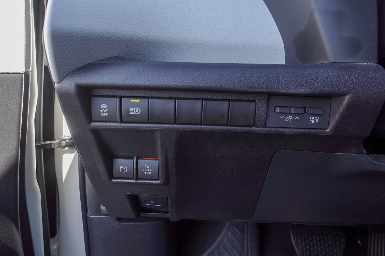 Used 2025 Toyota Sienna LE FWD image 16
