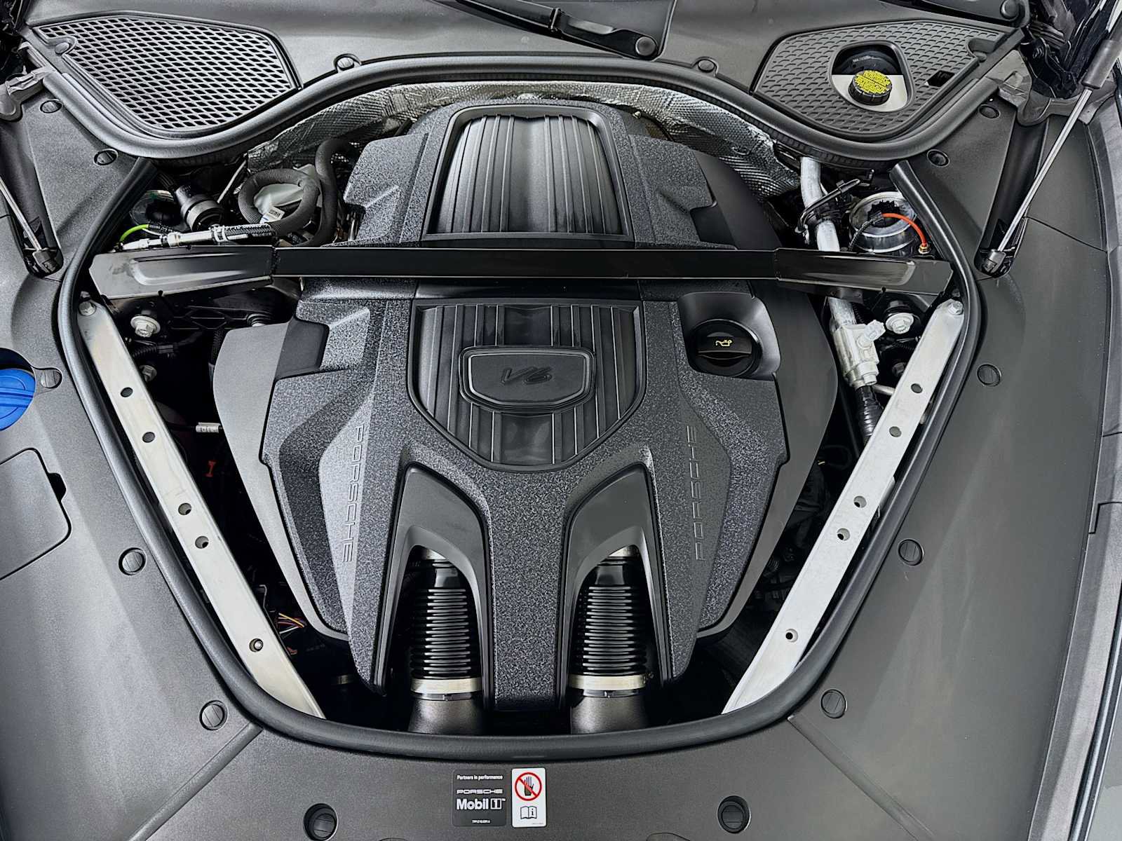 Certified 2025 Porsche Panamera RWD image 29