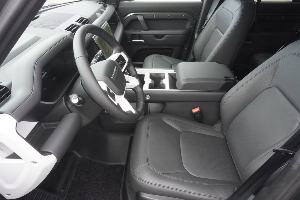 New 2026 Land Rover Defender 130 X-Dynamic SE image 19