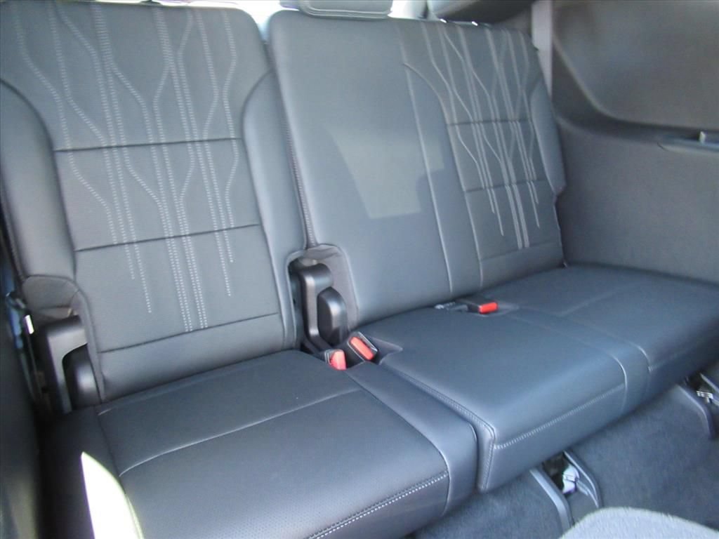 New 2026 Buick Enclave Avenir w/ Super Cruise Package FWD image 35
