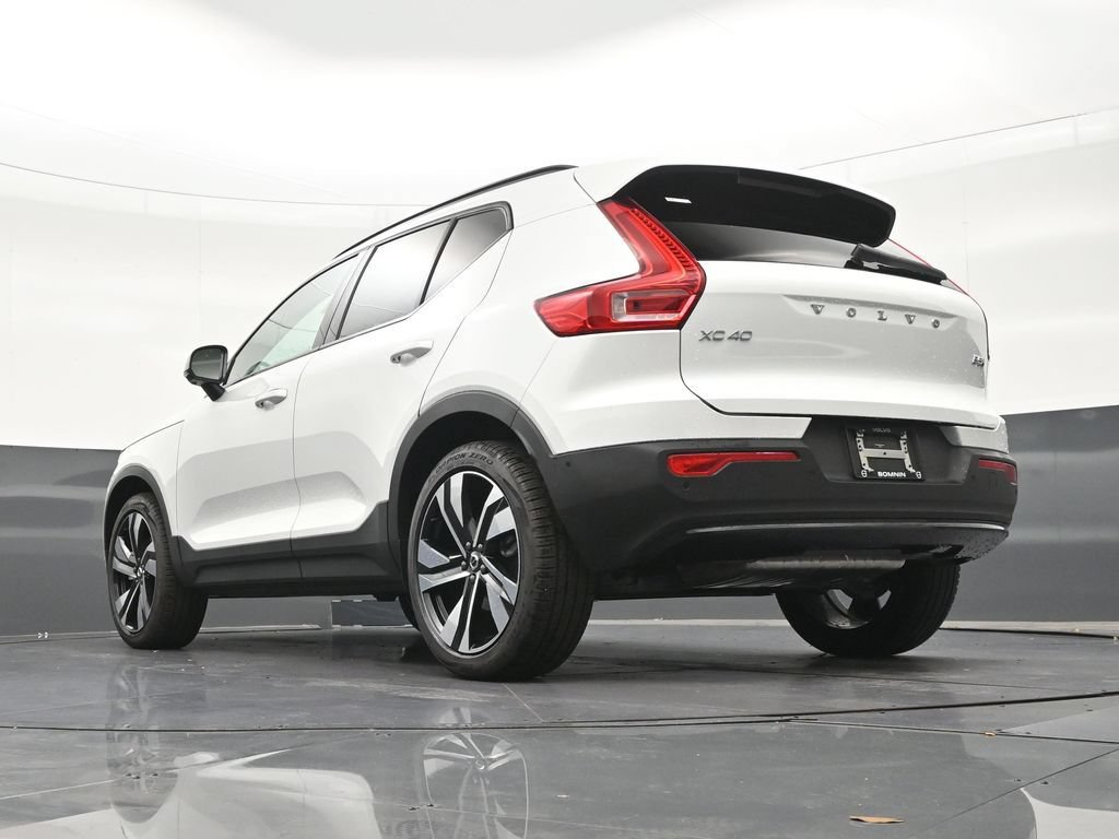 New 2026 Volvo XC40 B5 Plus w/ Climate Package AWD/4WD image 23