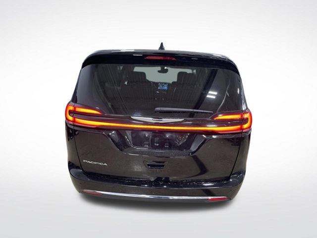 Used 2024 Chrysler Pacifica Touring-L image 27
