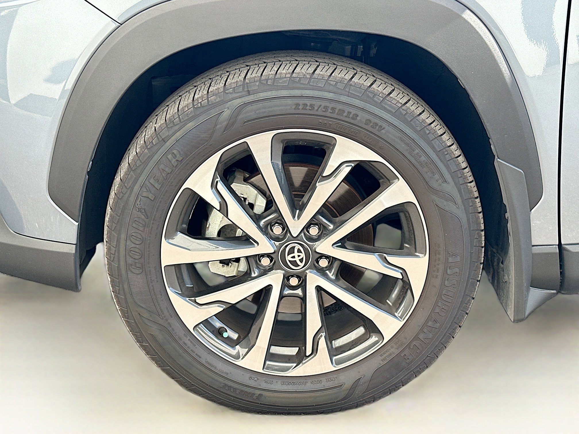 Used 2024 Toyota Corolla Cross XLE w/ Convenience Package image 36