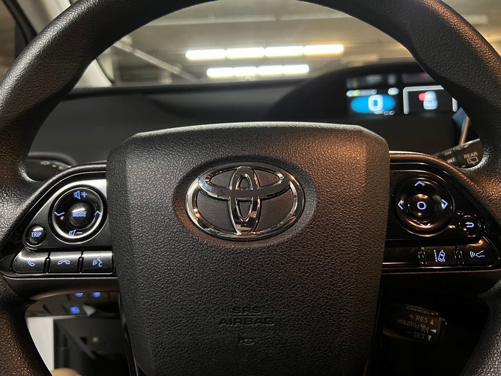 Certified 2022 Toyota Prius LE FWD image 30