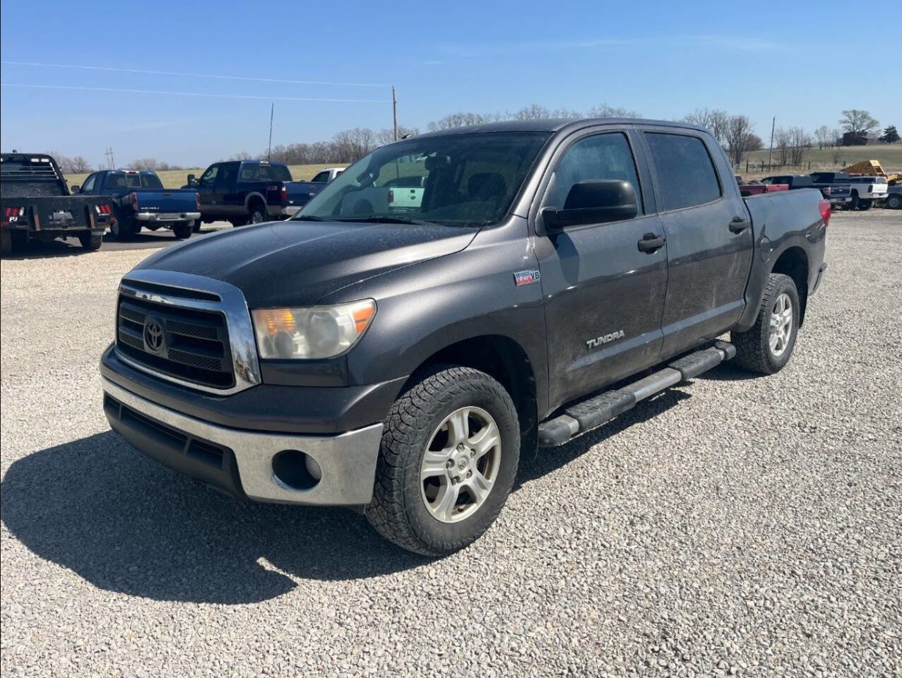Used 2013 Toyota Tundra 4x4 CrewMax w/ Tow Pkg image 2