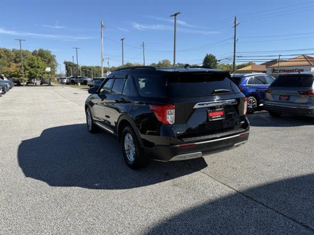 Certified 2021 Ford Explorer XLT w/ Equipment Group 202A image 3