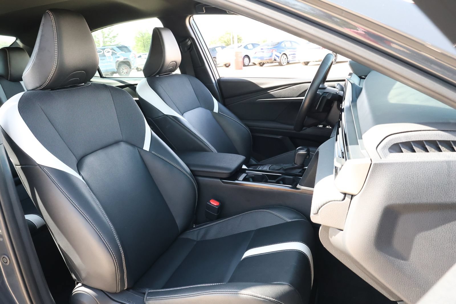 Used 2025 Toyota Camry Hybrid FWD image 29