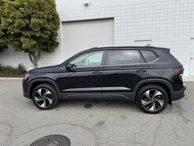 New 2025 Volkswagen Taos SE image 2
