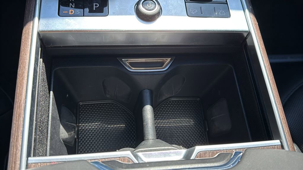 Used 2023 Land Rover Range Rover SE image 33