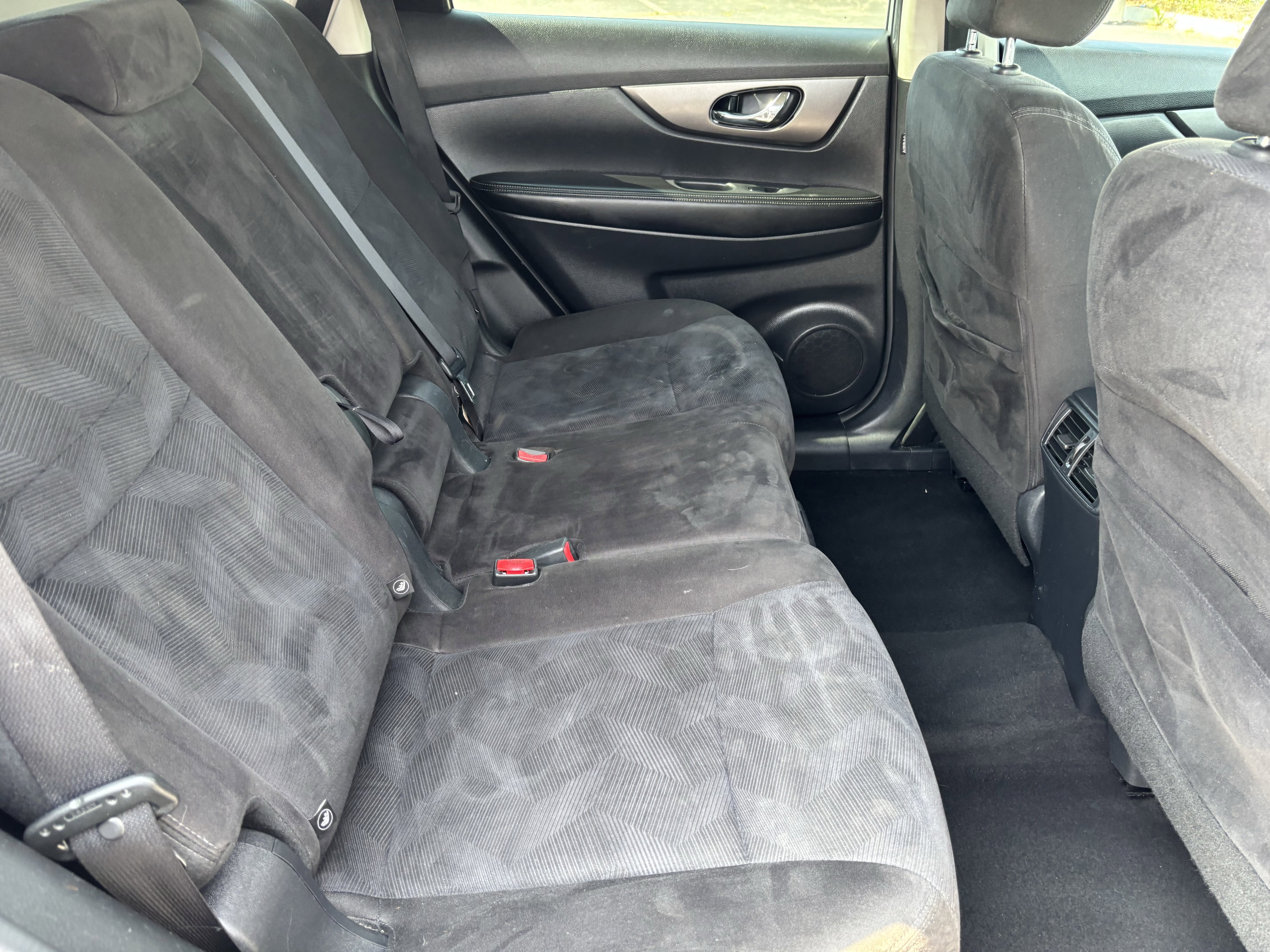 Used 2015 Nissan Rogue SV w/ SV Premium Package image 13