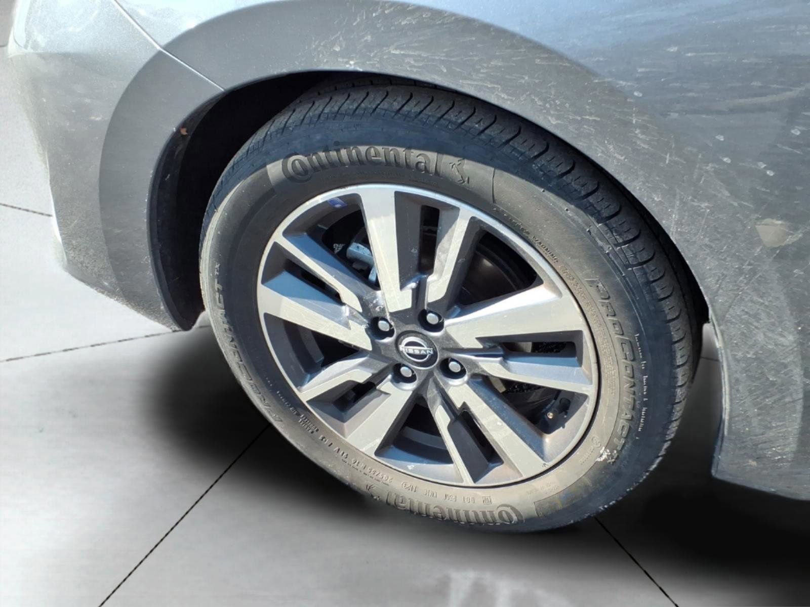 Used 2023 Nissan Versa SV image 21