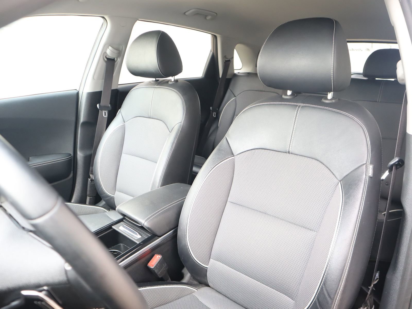 Used 2022 Kia Niro EX image 26