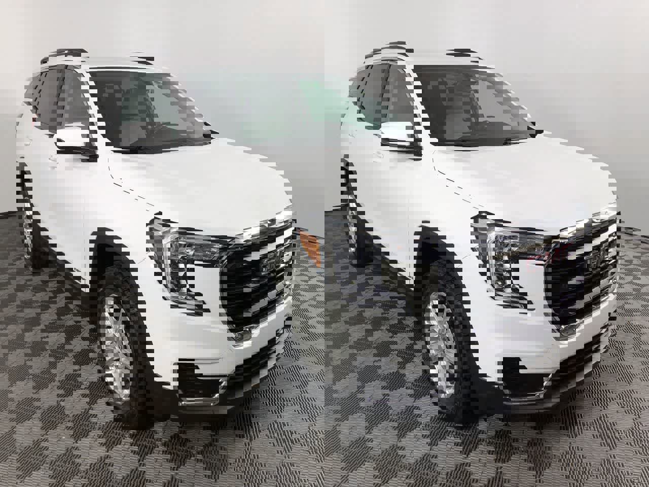 Used 2023 GMC Terrain SLE w/ Driver Convenience Package image 2