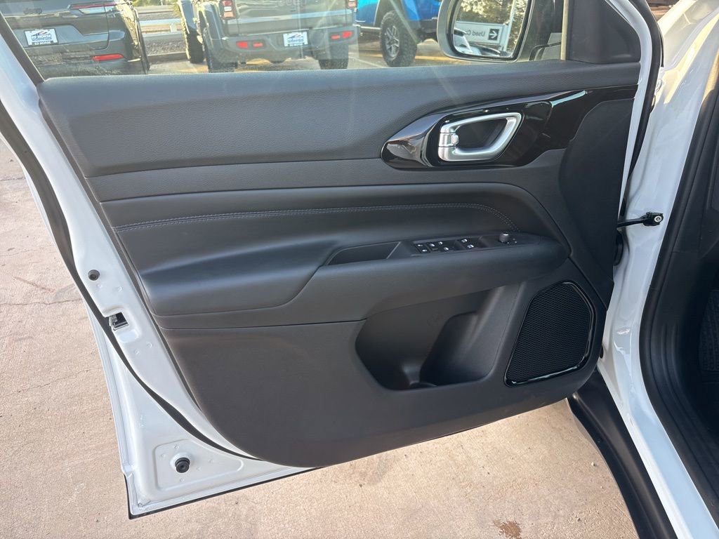 New 2026 Jeep Compass Latitude AWD/4WD image 13
