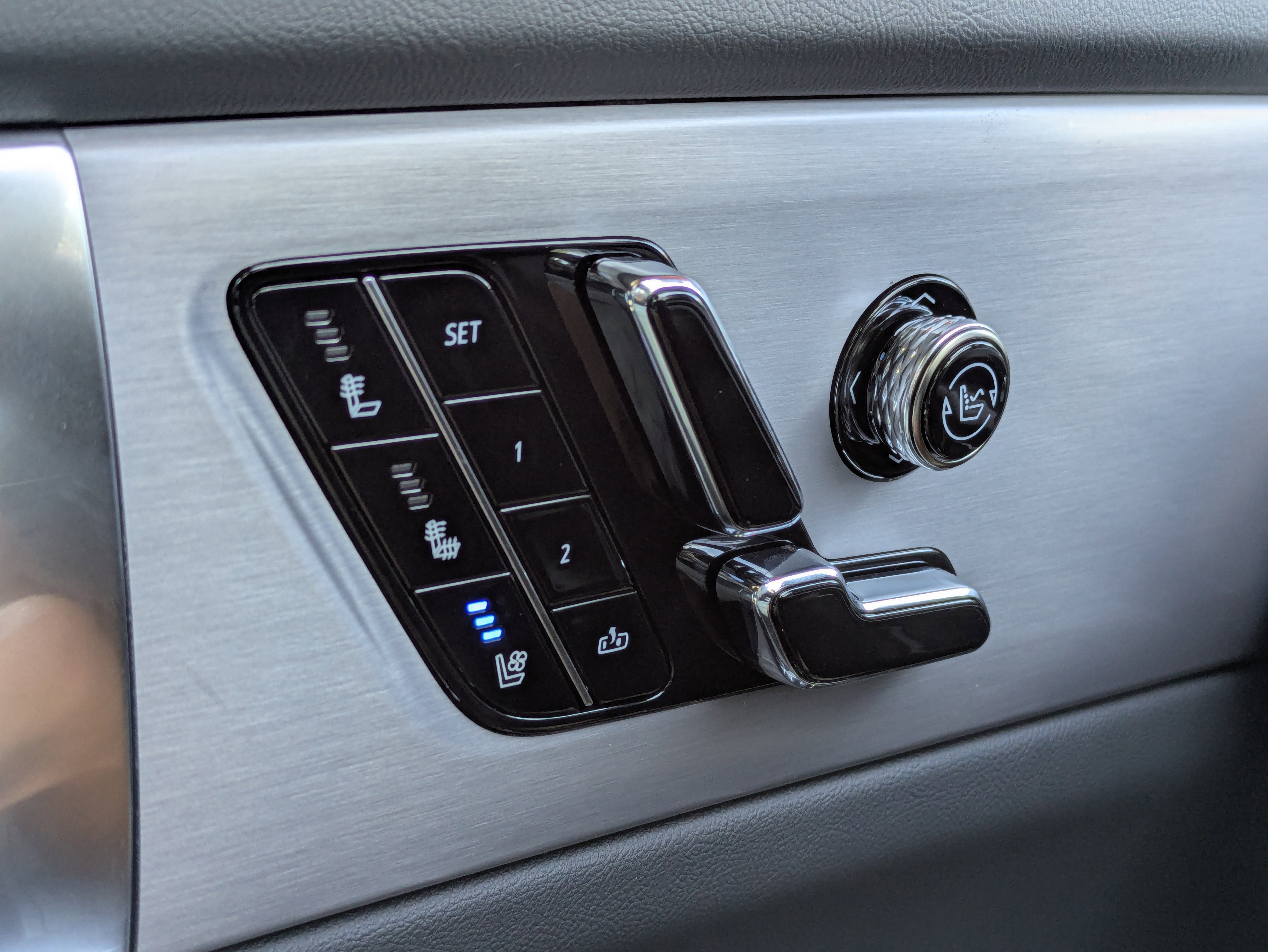 New 2026 Cadillac Vistiq Sport w/ LPO, Floor Liner Package image 18