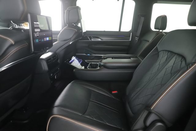 Used 2025 Jeep Grand Wagoneer L Series III w/ Rear Seat Video Group 1 AWD/4WD image 29