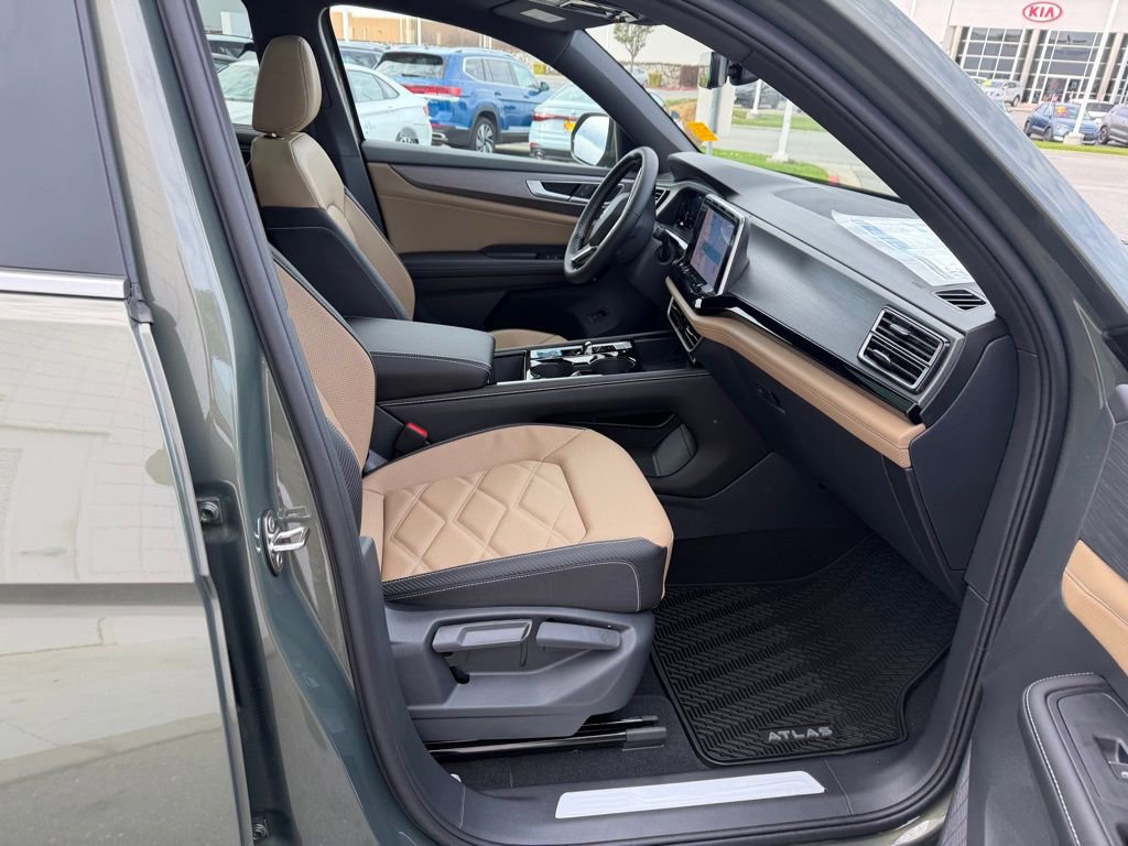 New 2026 Volkswagen Atlas Cross Sport SE image 22