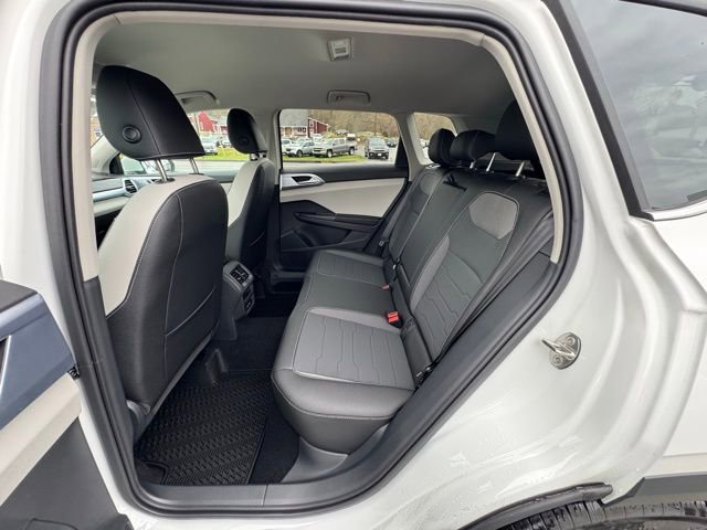 New 2026 Volkswagen Taos SE AWD/4WD image 9