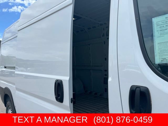 Used 2025 RAM ProMaster 2500 w/ Convenience Group FWD image 14