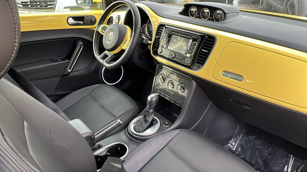 Used 2014 Volkswagen Beetle TDI image 13