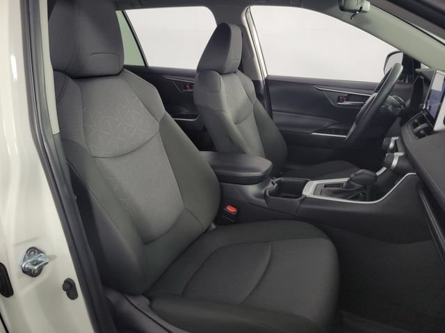 Used 2025 Toyota RAV4 XLE FWD image 12