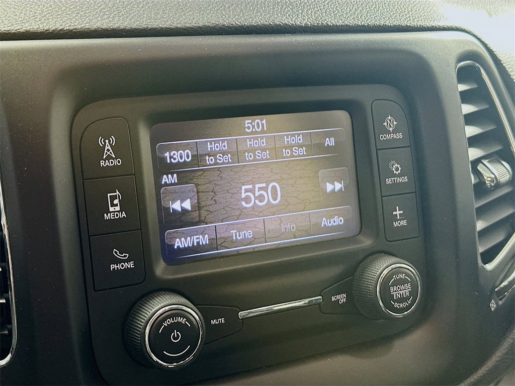 Used 2018 Jeep Compass Latitude w/ Cold Weather Group image 14