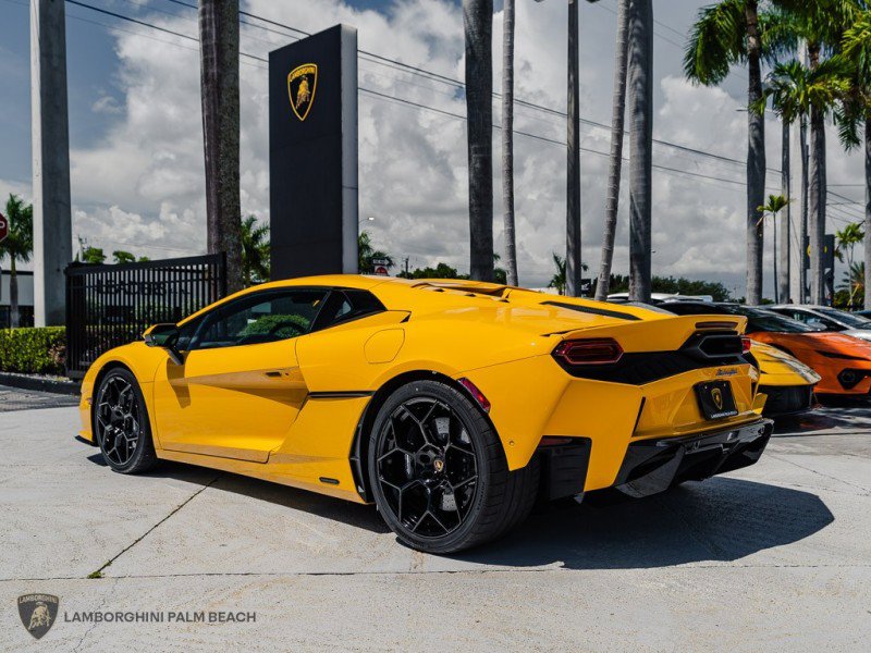 Used 2026 Lamborghini Temerario AWD/4WD image 3