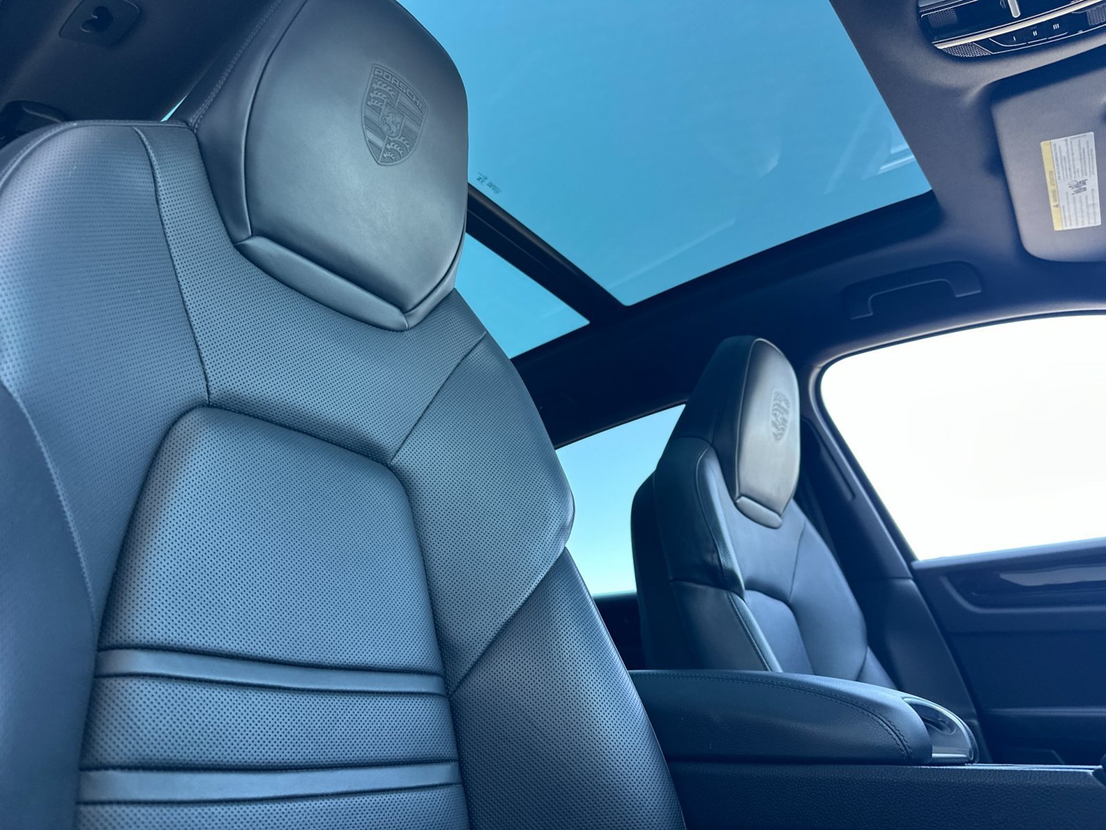 Used 2023 Porsche Cayenne AWD/4WD image 20
