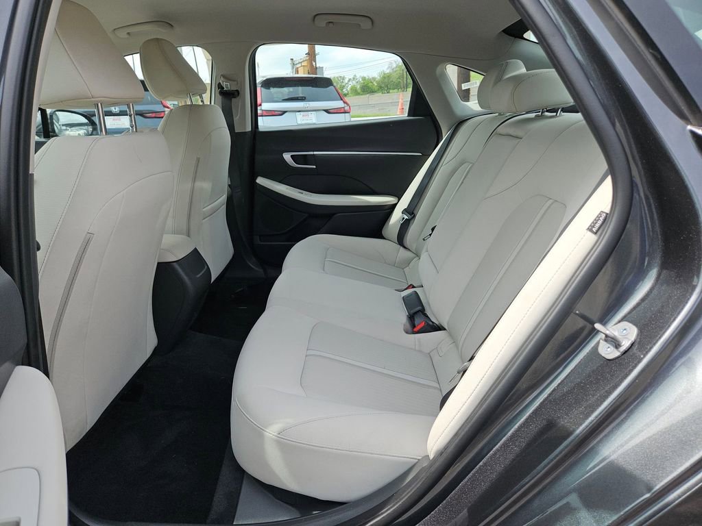 Used 2025 Hyundai Sonata SEL FWD image 17
