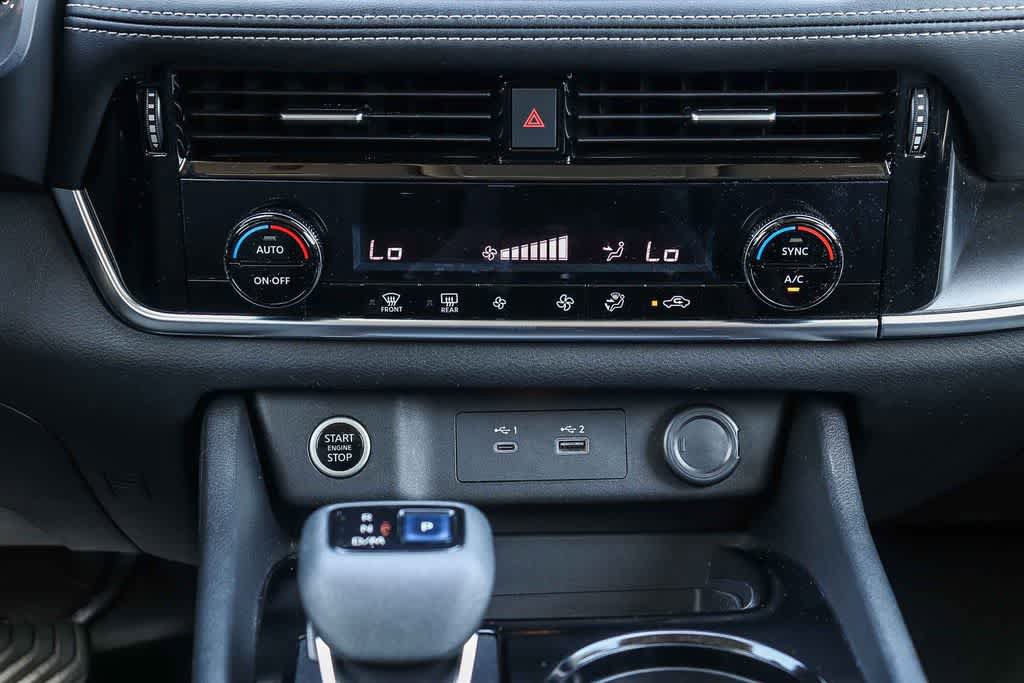 Used 2022 Nissan Rogue SV FWD image 13