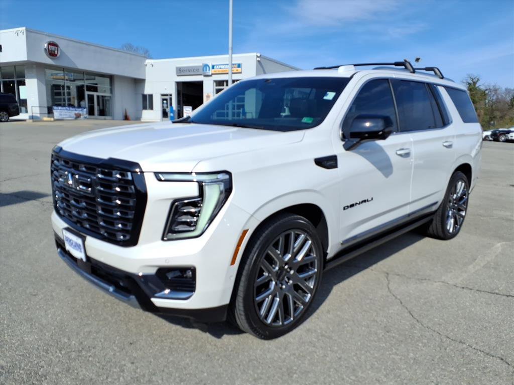 Used 2025 GMC Yukon Denali Ultimate w/ LPO, Floor Liner Package image 8