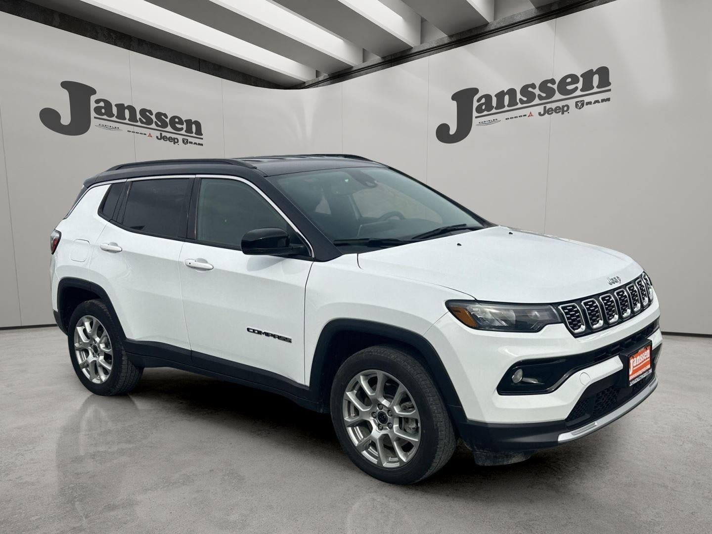 Used 2025 Jeep Compass Limited image 8