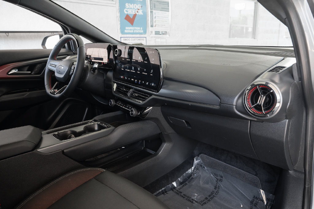 Used 2024 Chevrolet Equinox EV RS FWD image 38