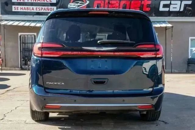 Used 2021 Chrysler Pacifica Touring-L image 9