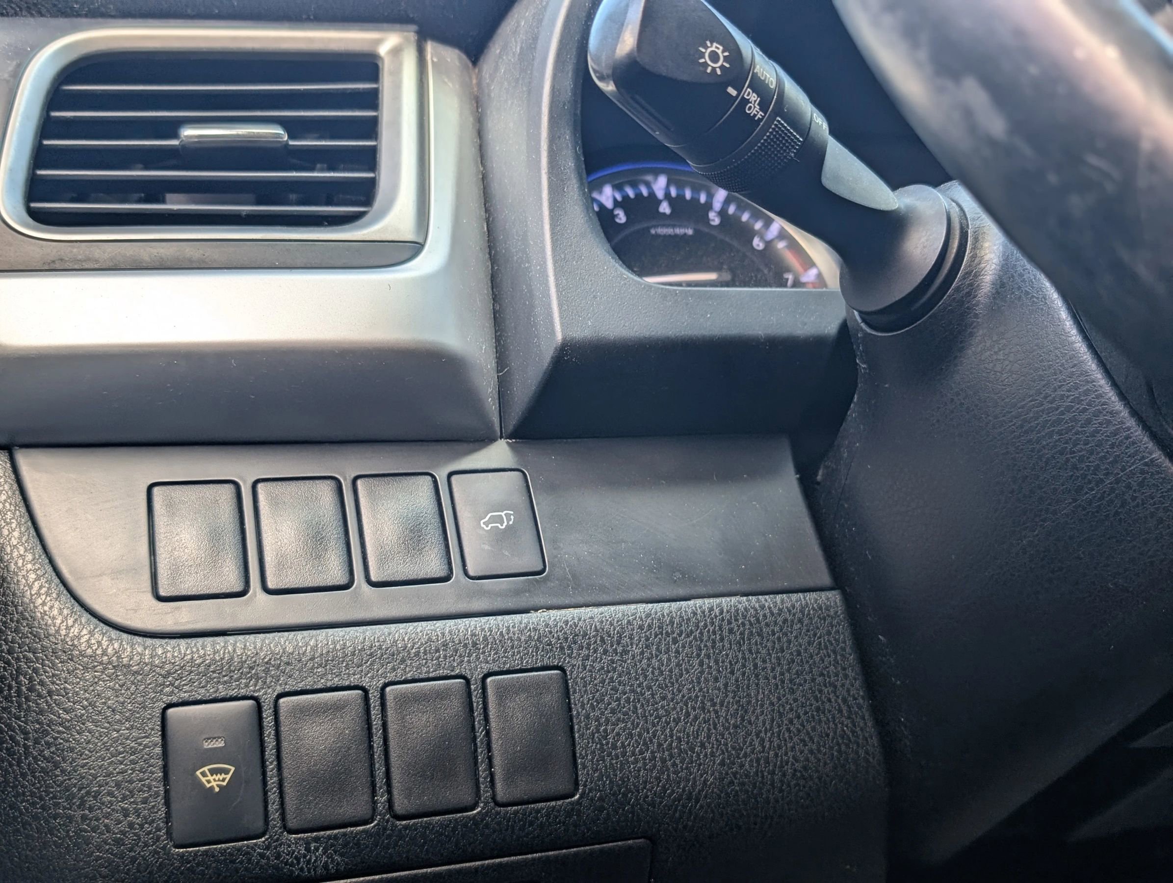 Used 2014 Toyota Highlander XLE FWD image 31