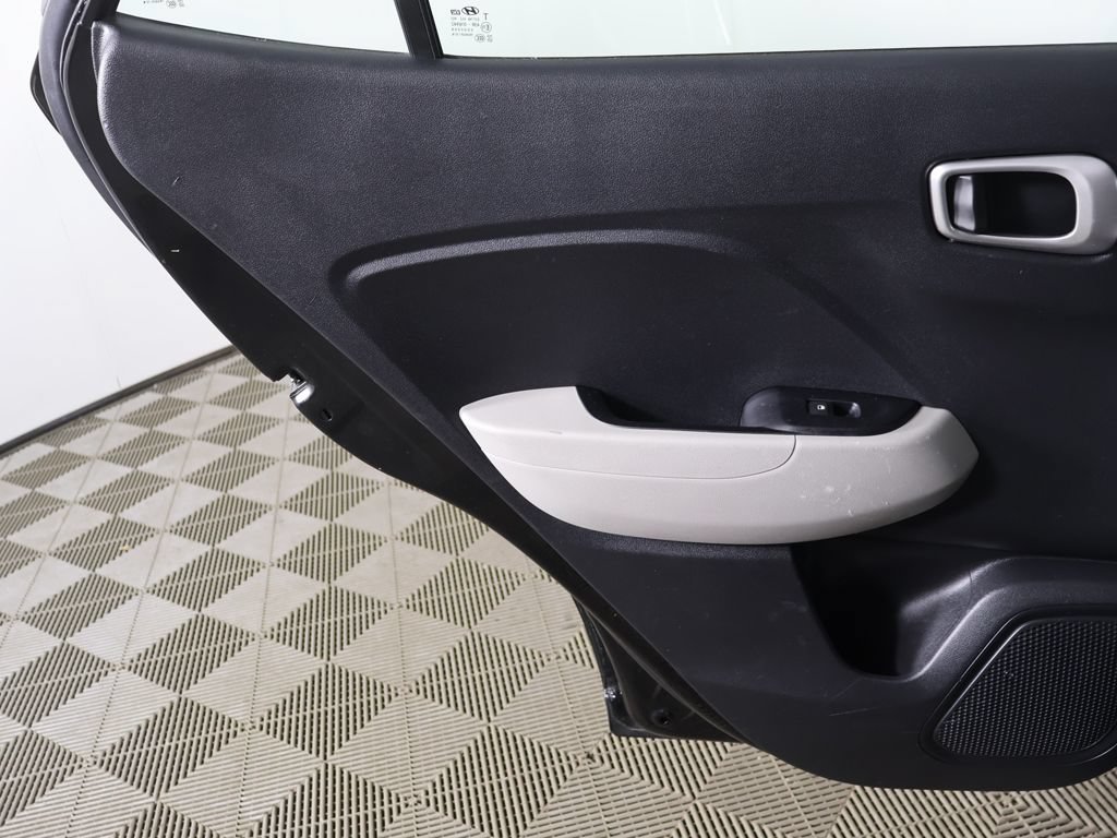 Used 2020 Hyundai Venue SEL FWD image 19