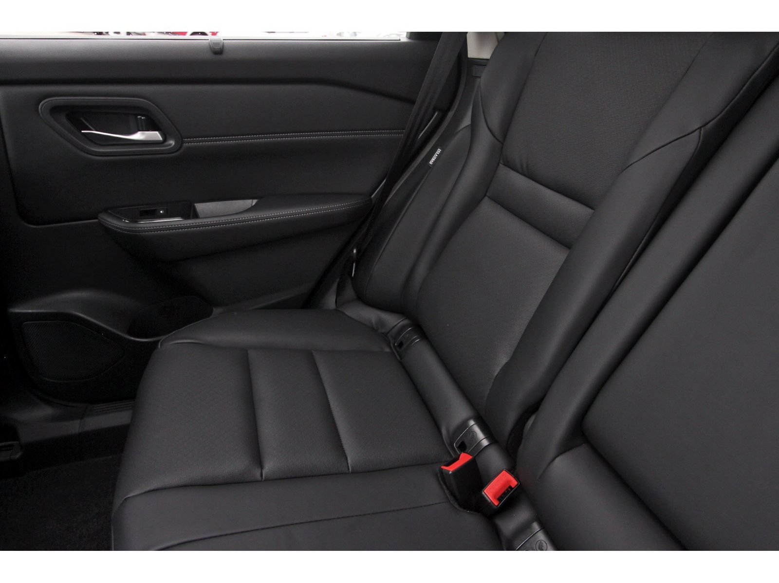 Certified 2026 Nissan Rogue SV w/ SV Premium Package FWD image 14