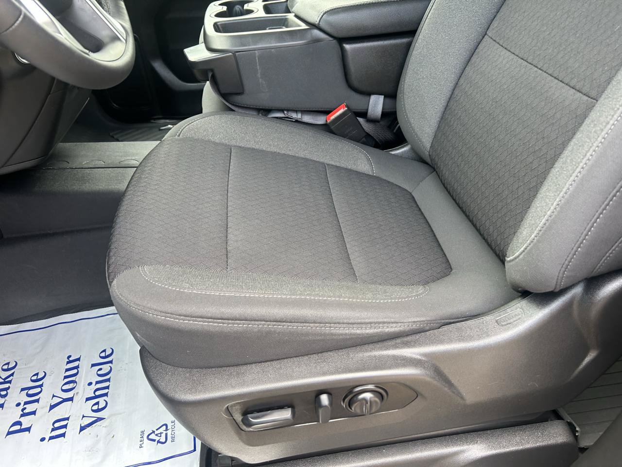 Used 2022 Chevrolet Silverado 1500 LT AWD/4WD image 16