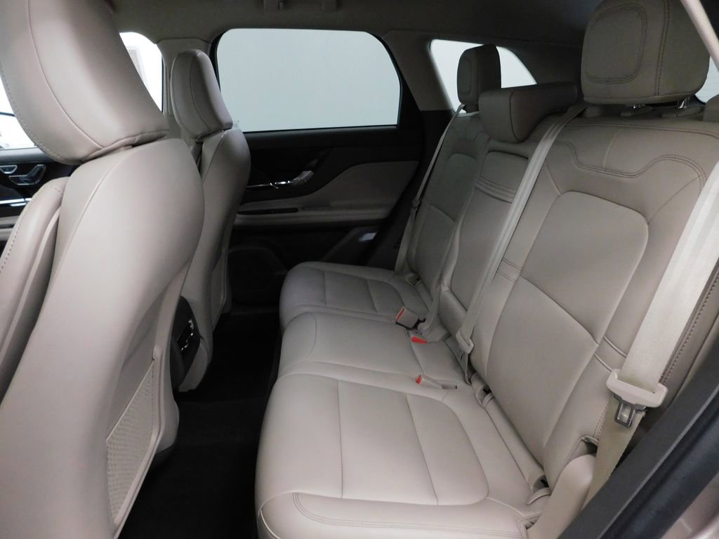 Used 2021 Lincoln Corsair Standard w/ Equipment Group 101A image 22